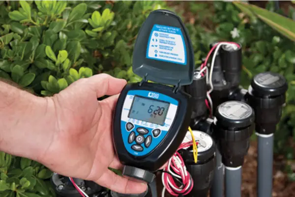 A battery controller set on the valves · Photo: DIG